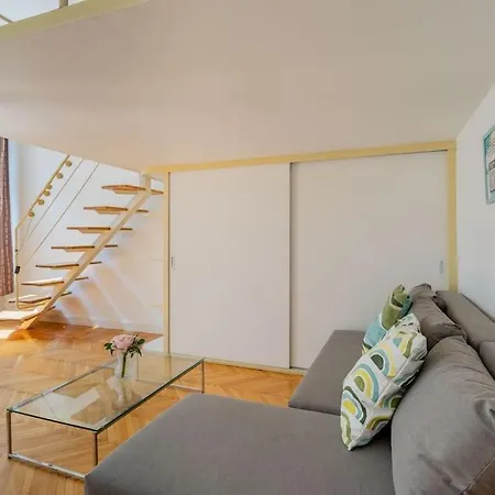公寓 Weiner Leo Sunny Mezzanine Hideaway *